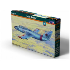 Збірна модель Mister Craft тренувальний літак L-29 DELFIN 1:72 (D-221/042219)
